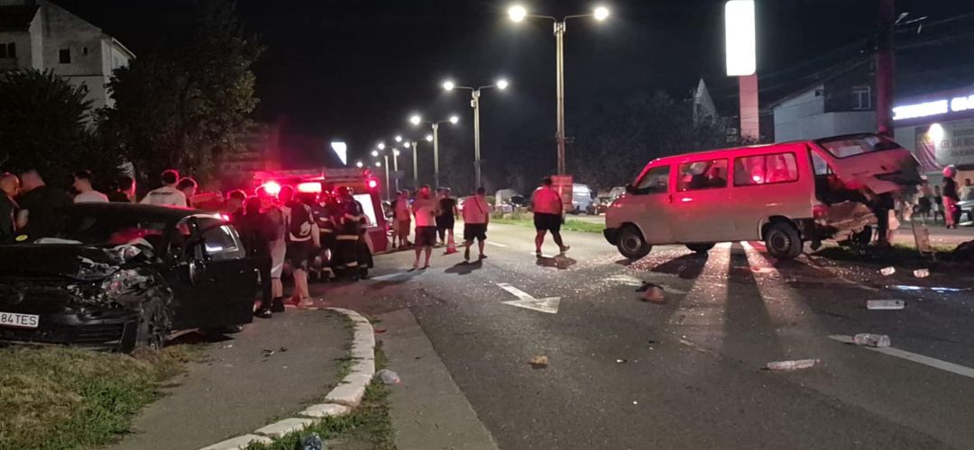 Doi Copii și o Tânără Răniți în Impactul Devastator