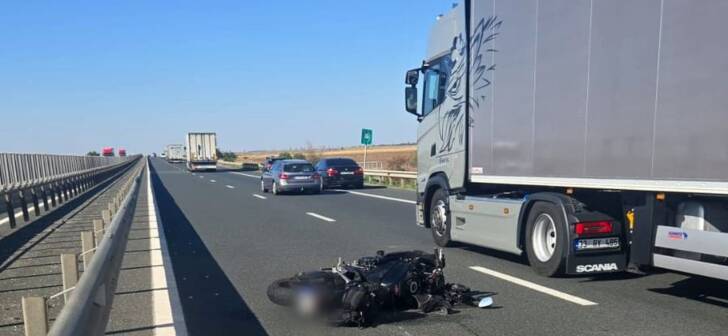 Accident pe Autostrada Vestului, aproape de Timișoara: motociclist grav rănit.