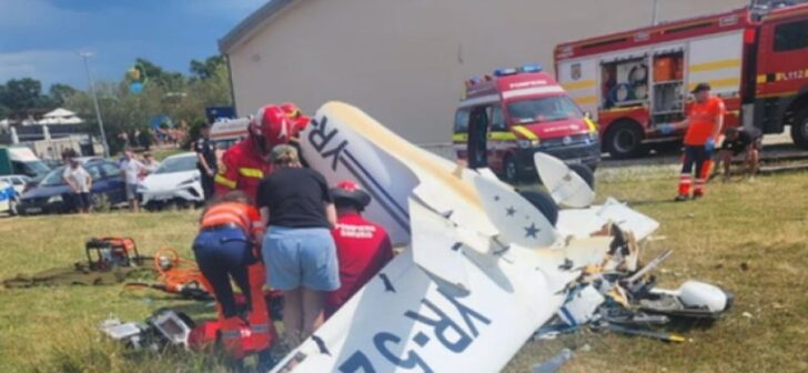 Avion prăbușit în curtea unei fabrici din Arad, bilanț tragic: 2 morți. Avion prăbușit în curtea unei fabrici din Arad, bilanț tragic: 2 morți.