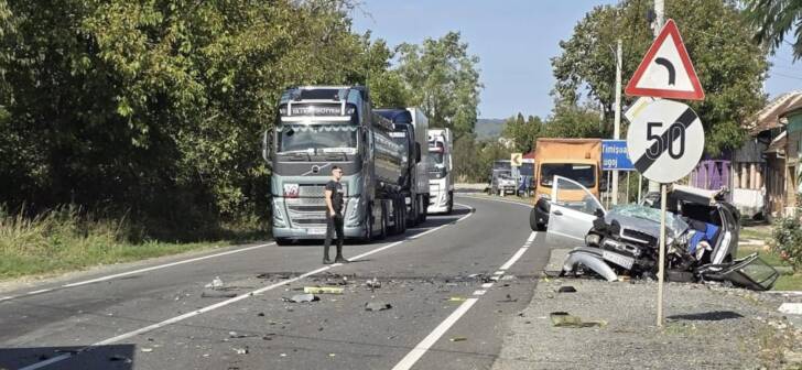 Accident mortal pe drumul Timișoara-Caransebeș, cu intervenția elicopterului SMURD.