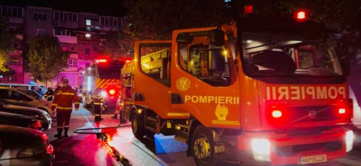 Incendiu într-un bloc din Timișoara: Evacuarea locatarilor în plină acțiune