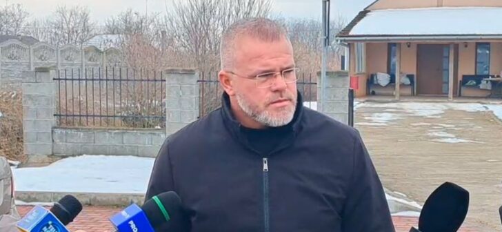 Unchiul lui Mario crede că mama lui a ascuns adevărul despre crimă. Unchiul lui Mario crede că mama lui a ascuns adevărul despre crimă.