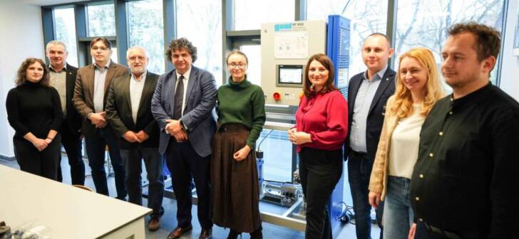 Investiție de 50.000 de euro apropie realitatea proceselor de studenții UPT Investiție de 50.000 de euro apropie realitatea proceselor de studenții UPT