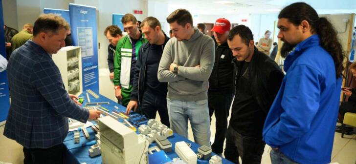 Viitorii specialiști în electricitate și energie: Workshop tehnic captivant în pregătire. Viitorii specialiști în electricitate și energie: Workshop tehnic captivant în pregătire.