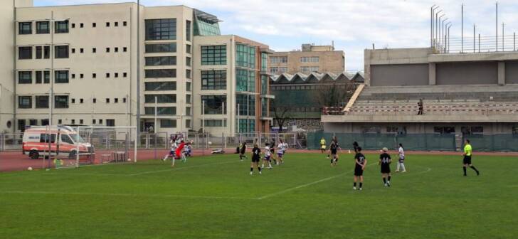 Poli Timișoara pierde victoria în fața celor de la Farul, urmează debutul în Cupă. Poli Timișoara pierde victoria în fața celor de la Farul, urmează debutul în Cupă.